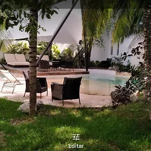 https://suites-and-art.quintano-roohotels.com