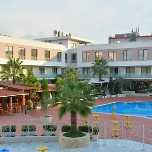 4* Resort Te Stela
