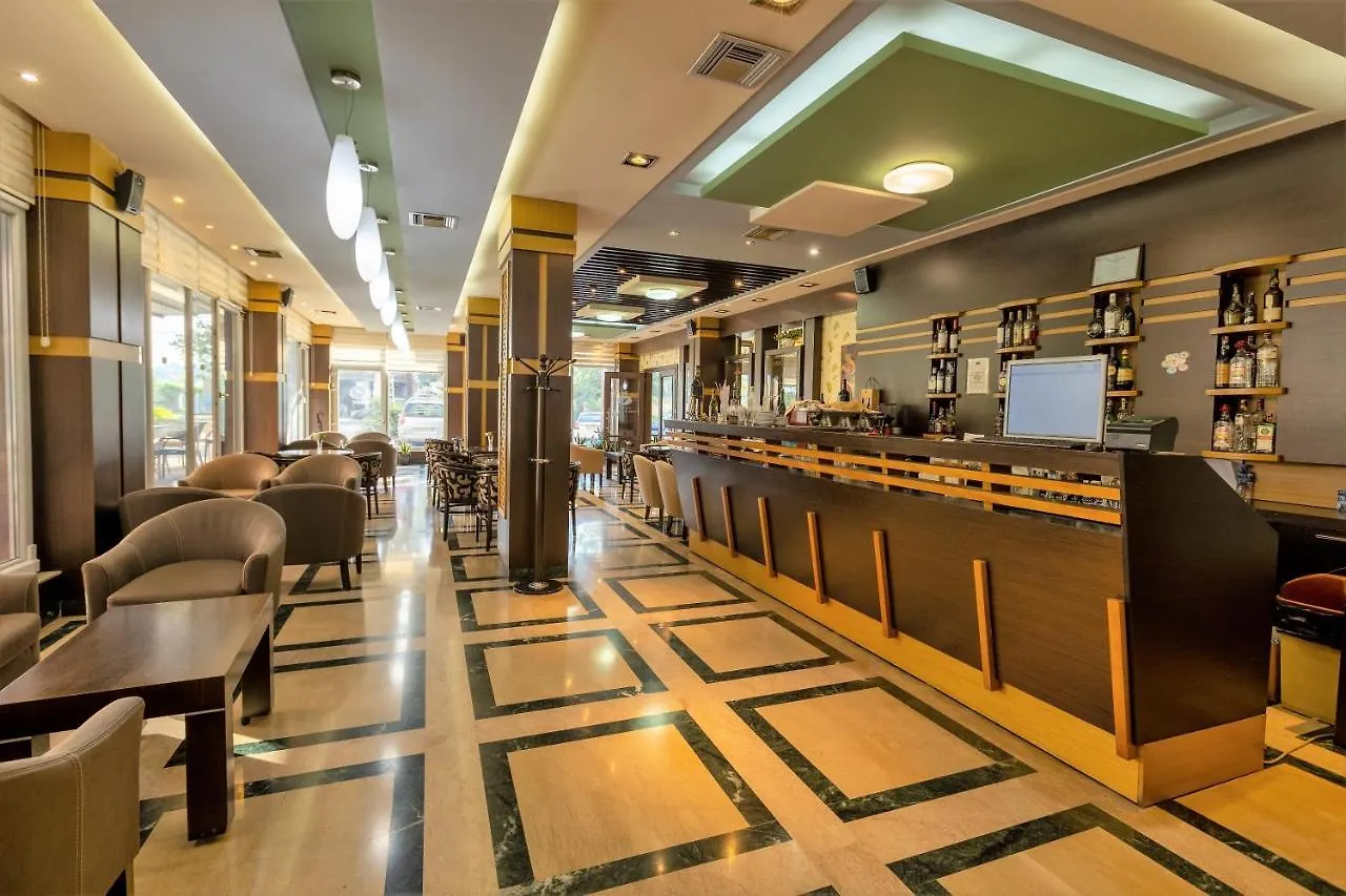 Prince Hotel Mezez 4*,  Albanië