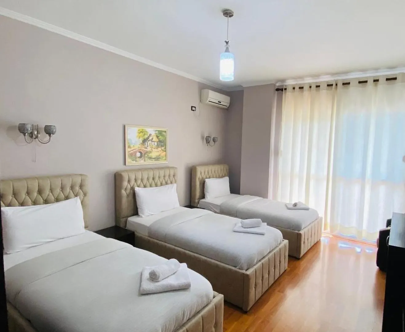 Prince Hotel Mezez Albanië